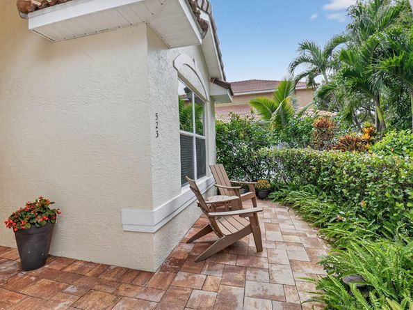 523 Canoe Point, Delray Beach FL 33444