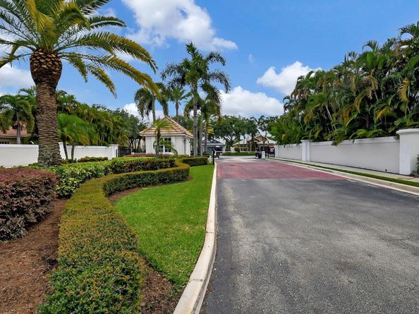 523 Canoe Point, Delray Beach FL 33444