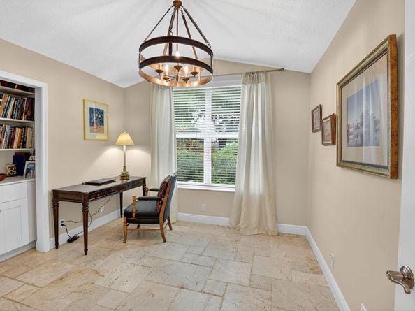 523 Canoe Point, Delray Beach FL 33444