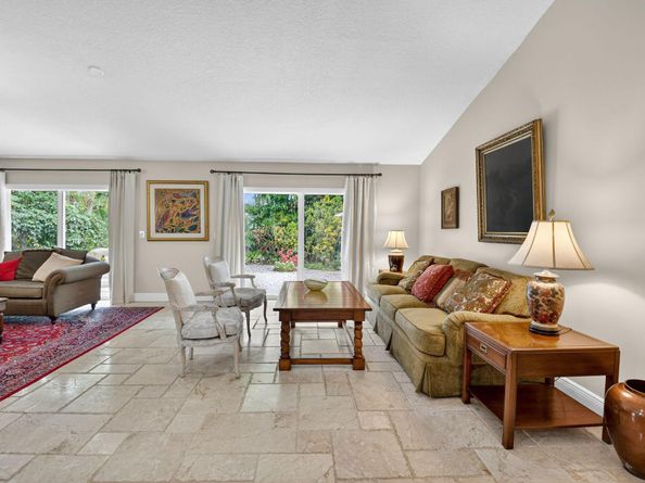 523 Canoe Point, Delray Beach FL 33444
