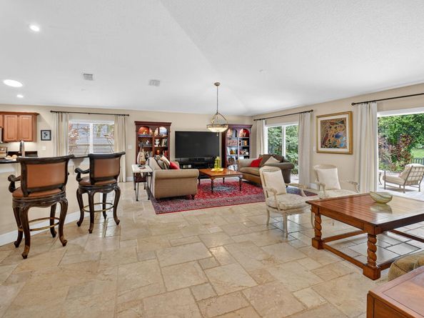 523 Canoe Point, Delray Beach FL 33444