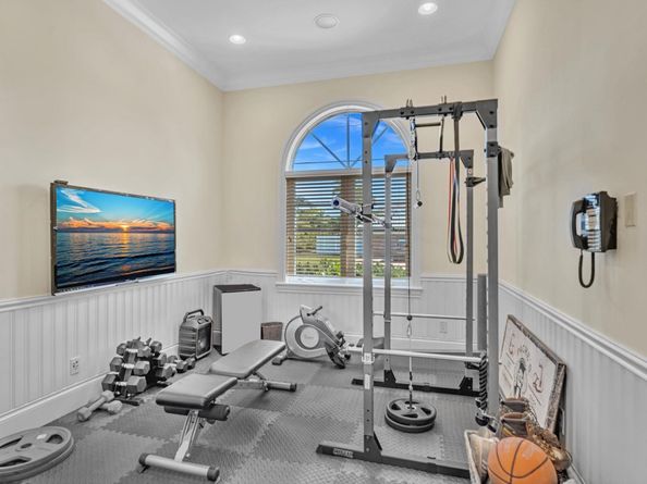 4431 NE 24th Avenue, Lighthouse Point FL 33064