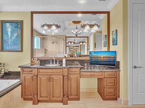 4431 NE 24th Avenue, Lighthouse Point FL 33064