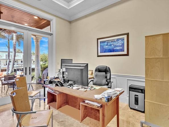 4431 NE 24th Avenue, Lighthouse Point FL 33064