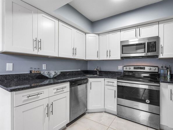 3650 Village Drive B, Delray Beach FL 33445