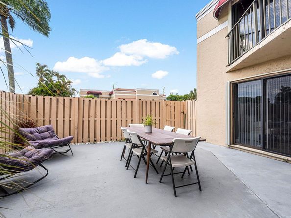 3650 Village Drive B, Delray Beach FL 33445