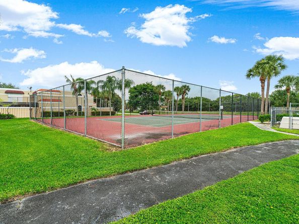 3650 Village Drive B, Delray Beach FL 33445