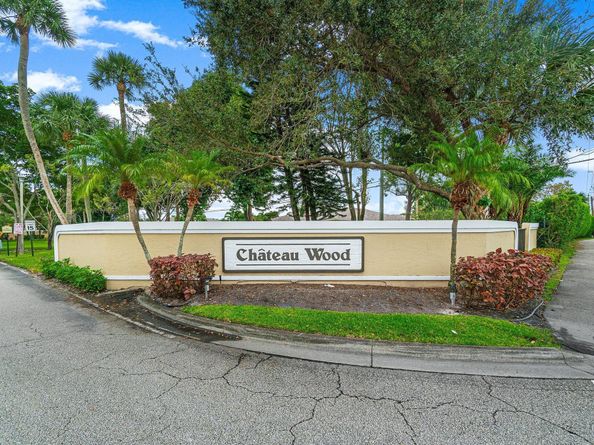 3650 Village Drive B, Delray Beach FL 33445
