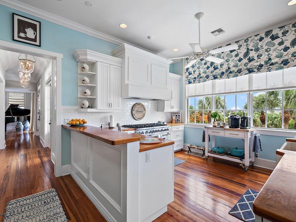 410 Old Towne Lane, Juno Beach FL 33408