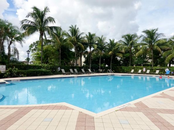 4199 Napoli Lake Drive, Riviera Beach FL 33410