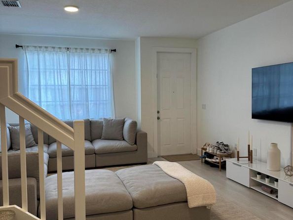 4199 Napoli Lake Drive, Riviera Beach FL 33410