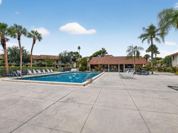 5507 Courtyard Drive, Margate FL 33063