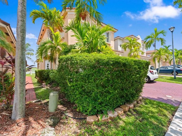 3711 NE 23rd Ct, Homestead FL 33033