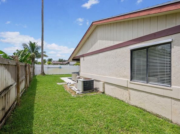 1403 Donwoods Lane, Royal Palm Beach FL 33411