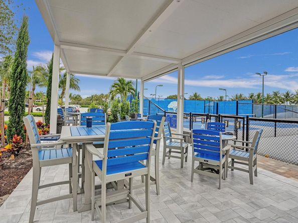 21464 Bridge View Dr, Boca Raton FL 33428