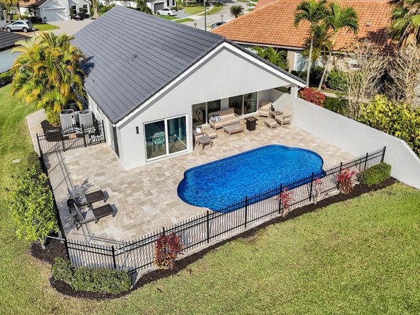 21464 Bridge View Dr, Boca Raton FL 33428