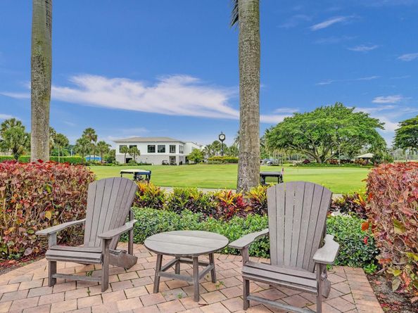 21464 Bridge View Dr, Boca Raton FL 33428