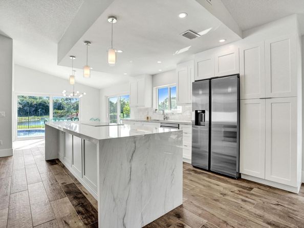 21464 Bridge View Dr, Boca Raton FL 33428
