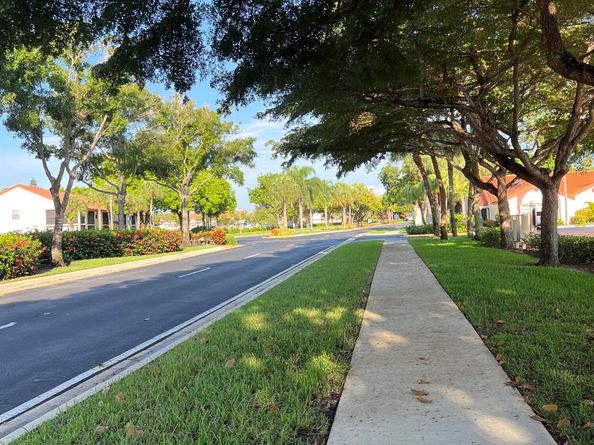 307 Liberty Court, Deerfield Beach FL 33442