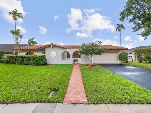 1730 NW 118th Ave, Pembroke Pines FL 33026