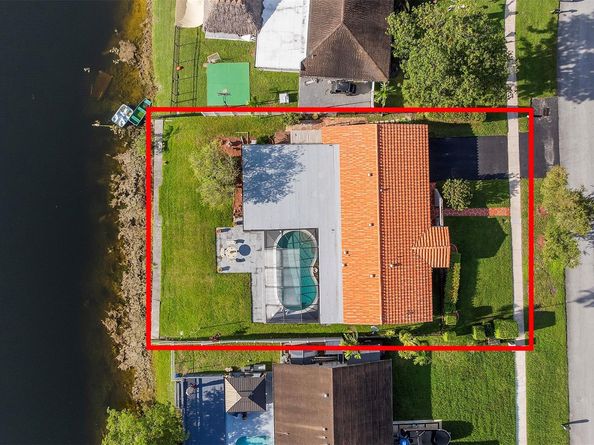 1730 NW 118th Ave, Pembroke Pines FL 33026