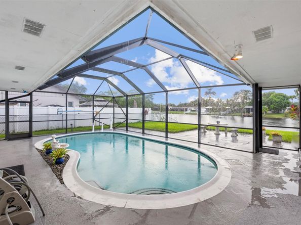 1730 NW 118th Ave, Pembroke Pines FL 33026