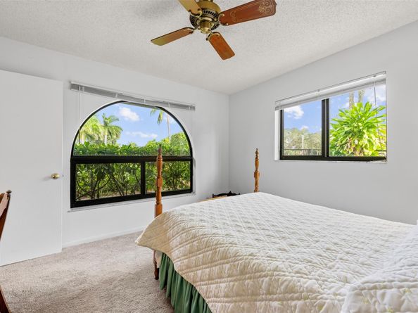 1730 NW 118th Ave, Pembroke Pines FL 33026