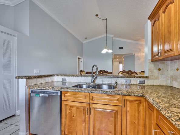 1348 W Glen Oak Road, North Lauderdale FL 33068