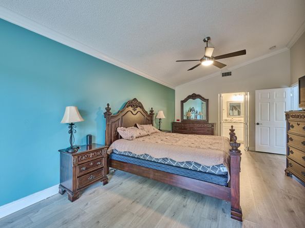 1348 W Glen Oak Road, North Lauderdale FL 33068