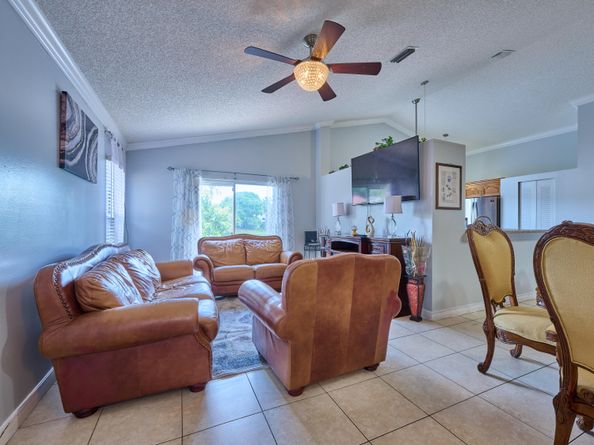 1348 W Glen Oak Road, North Lauderdale FL 33068