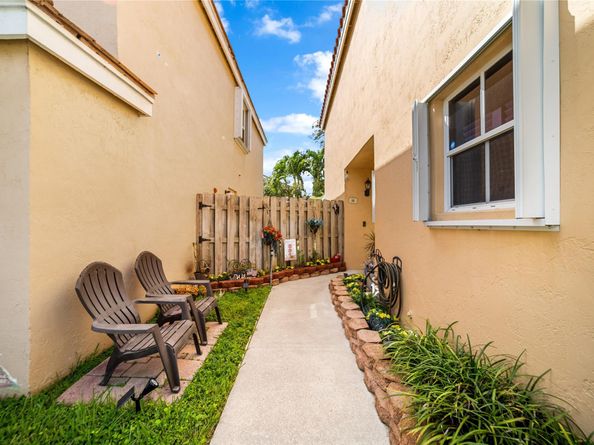 6188 Seminole Ter, Margate FL 33063