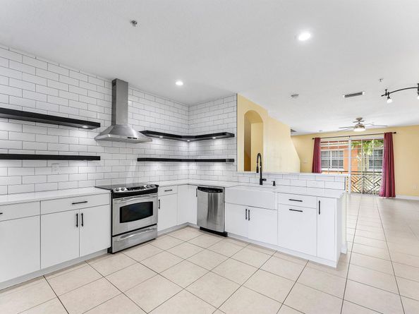 219 N L Street 107, Lake Worth Beach FL 33460