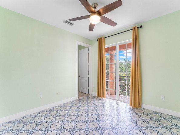 219 N L Street 107, Lake Worth Beach FL 33460