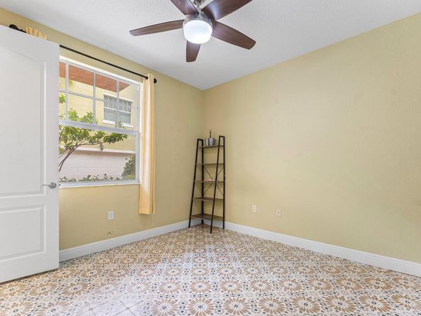 219 N L Street 107, Lake Worth Beach FL 33460