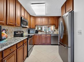 5550 Witney Drive 101, Delray Beach FL 33484