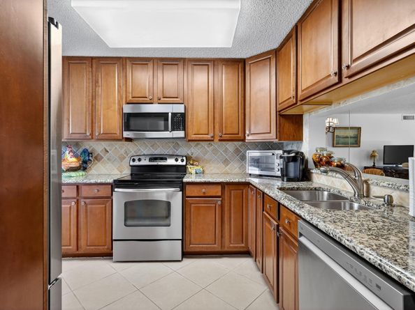 5550 Witney Drive 101, Delray Beach FL 33484