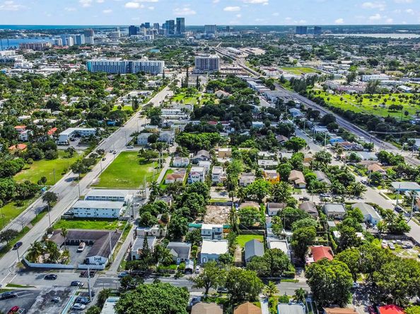 Undisclosed Address #RX-11131019, West Palm Beach FL 33407