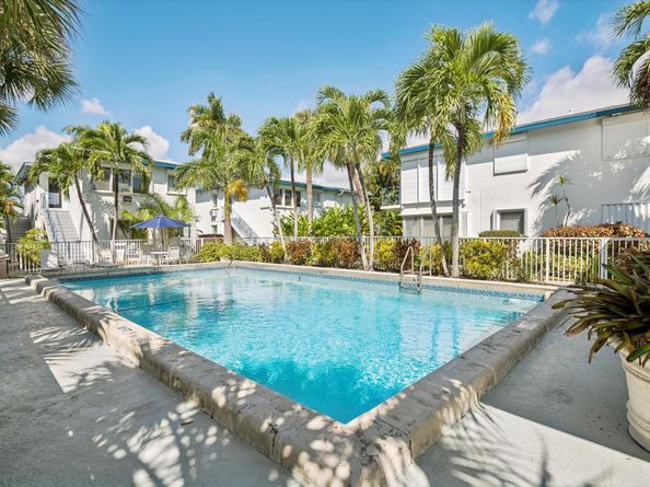 561 Bayshore Dr 1, Fort Lauderdale FL 33304