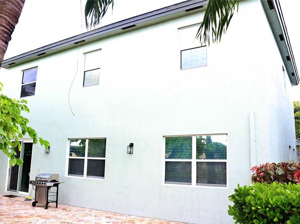 2872 NE 1st Dr, Homestead FL 33033