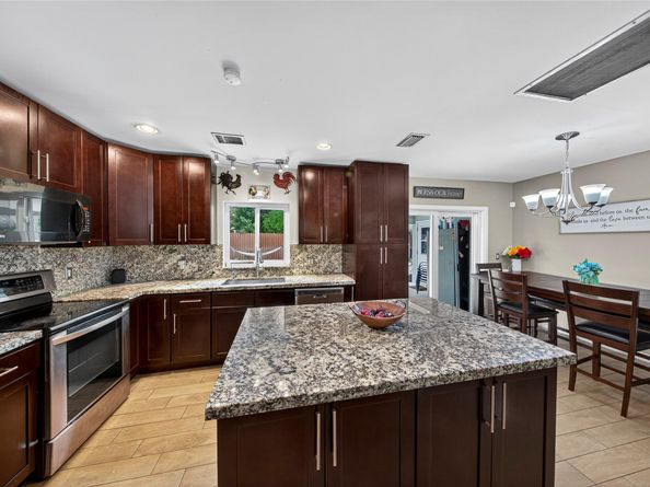 6847 NW 27TH Way, Fort Lauderdale FL 33309