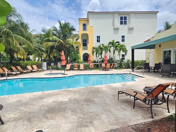 1765 NW 124th Pl 1765, Pembroke Pines FL 33028