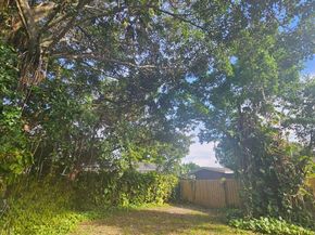 5950 NW 42nd Ave, North Lauderdale FL 33319