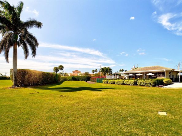 1904 SW 19th St, Boynton Beach FL 33426