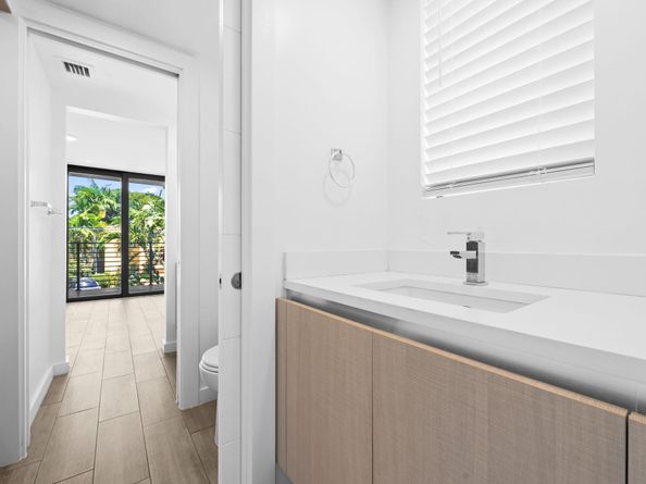 722 NE 15th Ave 2, Fort Lauderdale FL 33304