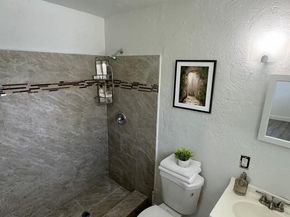 2917 NW 2nd St, Pompano Beach FL 33069