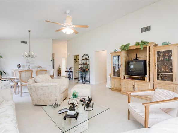 4915 Calamondin Cir, Coconut Creek FL 33063