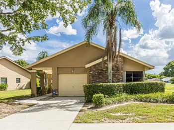 4915 Calamondin Cir