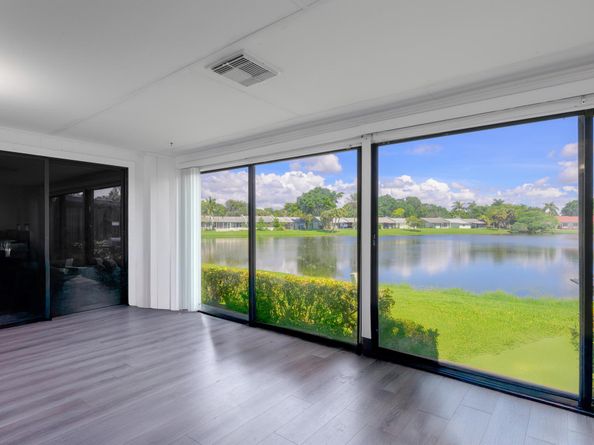 17 Mayfair Lane, Boynton Beach FL 33426