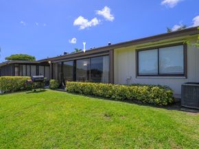 17 Mayfair Lane, Boynton Beach FL 33426