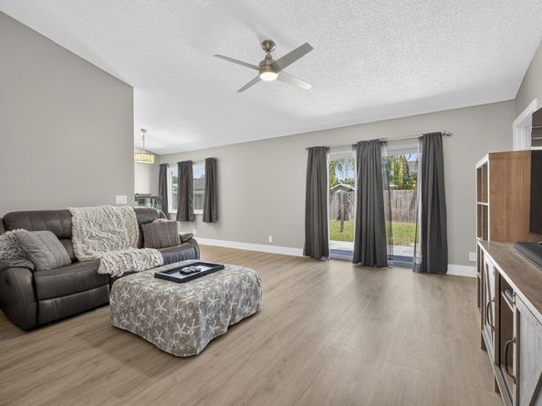 1274 Mc Dermott Lane, Royal Palm Beach FL 33411